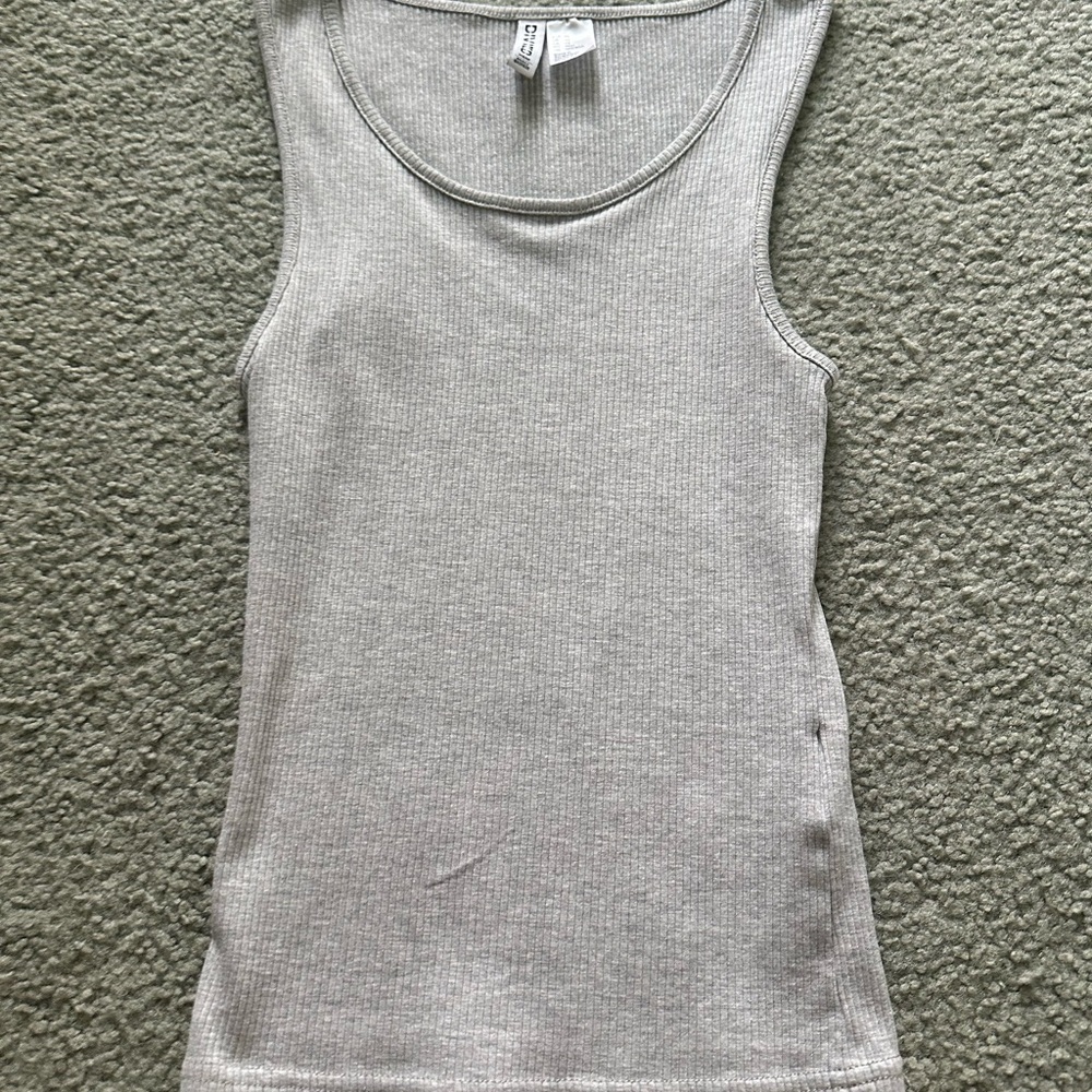 H&M Light Gray Ribbed Tank Top